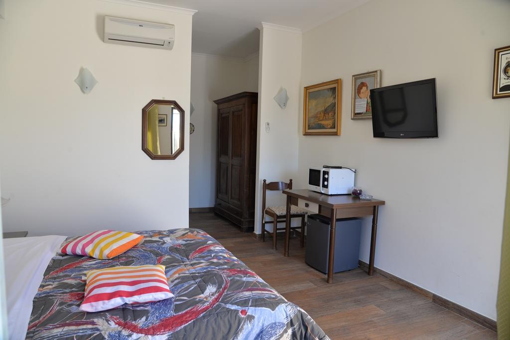 La Tenuta Del Passero Le Ferriere Luaran gambar